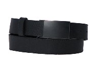 Men belts - Jeans Men belts - 14610583 / 35, èrni nikelj saten Jeans moški usnjeni pasovi so izdelani iz govejega usnja debeline 3,5 - 4 mm, serija 110000. Naši jeans pasovi imajo izredne lastnosti glede trajnosti in trpežnosti. Usnjeni pasovi imajo zaponko na usnjenem jezièku z vijakom pritrjeno na jeans pas kar vam omogoèa enostavno krajšanje.